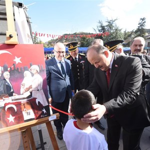 Cumhuriyet Bayramı Çelenk Sunma Töreni Yapıldı - fotoğraf 18