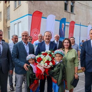 Valimiz Sn.Ali Hamza PEHLİVAN ve hanımefendi, Akdeniz Kaymakamımız, Akdeniz Belediye Başkanımız, personellerimiz,engellilerimiz ve çocuklarımızın katılımıyla Cumhuriyetimizin 100.Yılı coşkuyla kutlandı.🇹🇷 📍Mersin Çocuk Evleri Sitesi - fotoğraf 2