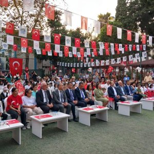 Valimiz Sn.Ali Hamza PEHLİVAN ve hanımefendi, Akdeniz Kaymakamımız, Akdeniz Belediye Başkanımız, personellerimiz,engellilerimiz ve çocuklarımızın katılımıyla Cumhuriyetimizin 100.Yılı coşkuyla kutlandı.🇹🇷 📍Mersin Çocuk Evleri Sitesi - fotoğraf 3