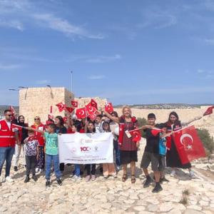 İl Müdürlüğümüz #ÇocukHakları Komite üyesi, #OkulDestekProjesi çocuklarımız ve #ErdemliSHM, Cumhuriyetimizin 100.Yılı kapsamında Kız Kalesi ve tekne gezisinde bir araya geldi. - fotoğraf 2
