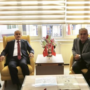 Valimiz Sayın Doç. Dr. Zülkif DAĞLI ve İl Müdürümüz Sayın Türcay AKSOY, Türkiye Harp Malulü Gaziler, Şehit Dul ve Yetimleri Derneği Başkanı Galip DENİZ' e iadei ziyarette bulundu. - fotoğraf 1