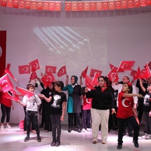 29 Ekim Cumhuriyet Bayramı ve Cumhuriyet’imizin 100. Yılı münasebetiyle, Yeşilırmak Çocuk Evlerinde kalan evlatlarımızın hazırlamış olduğu Kutlama Programı - fotoğraf 3