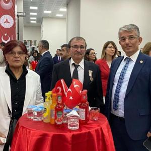 Cumhuriyet Bayramı resepsiyonuna ; engelli bireylerimiz, şehit yakınları ,gazi ve gazi yakınları ile birlikte katıldık - fotoğraf 2