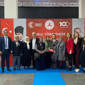 Cumhuriyet Bayramı resepsiyonuna ; engelli bireylerimiz, şehit yakınları ,gazi ve gazi yakınları ile birlikte katıldık - fotoğraf 3
