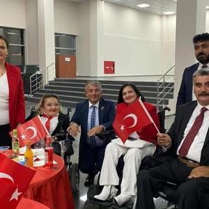 Cumhuriyet Bayramı resepsiyonuna ; engelli bireylerimiz, şehit yakınları ,gazi ve gazi yakınları ile birlikte katıldık - fotoğraf 5
