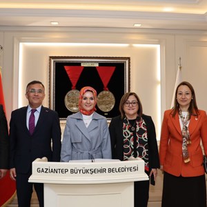 Minister of Family and Social Services Göktaş attended the opening of Child and Family Center in Gaziantep - fotoğraf 12