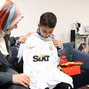 Bakan Göktaş’tan Şehidimizin Oğluna Doğum Günü Sürprizi - fotoğraf 3