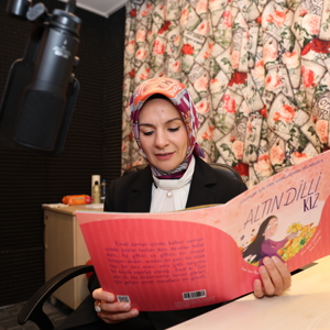 Bakan Göktaş Çocuklar İçin Kitap Seslendirdi - fotoğraf 1