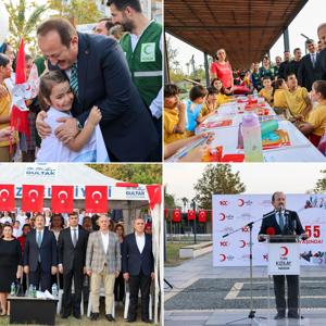 #KIZILAYHAFTASI'nda Millet Bahçesi'nde düzenlenen etkinliğe kamu kurum ve kuruluşların yöneticileri, personelleri, öğrenciler, öğretmenler, Kızılay ve Yeşilay gönüllüleri katıldı. - fotoğraf 1