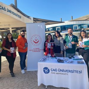 Mersin Çağ Üniversitesi öğrencilerine 'Kadına Yönelik Şiddetle Mücadele,Erken Yaşta Zorla Evlilik ve Evlilik Öncesi' konularında eğitim verilerek #ALO183 ve #KADES mobil uygulama hakkında bilgilendirme yapılmıştır.  - fotoğraf 1