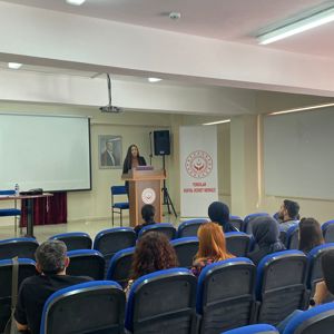 Aile eğitim programı (AEP) eğiticilerimize #MersinÜniversitesiİletişimFakültesi tarafından 'Etkili İletişim' konusunda eğitim verildi.  - fotoğraf 1