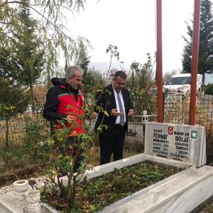 Şehidimiz Jandarma Er Ferhat BOLAT'IN, Şehadetinin Sene-i devriyesinde kabri başında dualar ettik. - fotoğraf 2