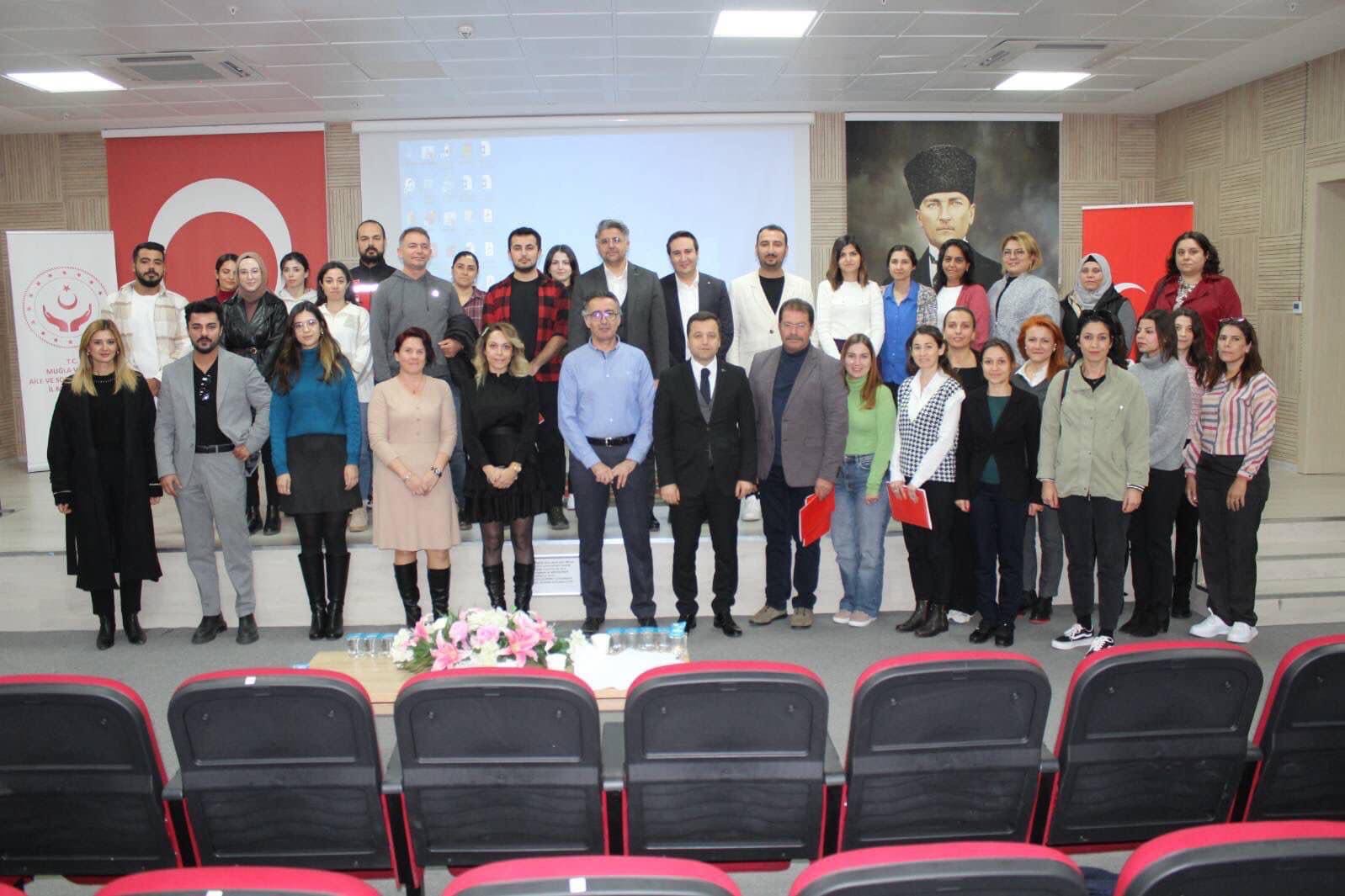 İL MÜDÜRLÜĞÜMÜZDE “ETKİLİ İLETİŞİM BECERİLERİ “EĞİTİMİ VERİLDİ