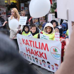 20 Kasım Dünya Çocuk Hakları Günü Etkinlikleri Kapsamında Yürüyüş Etkinliği Gerçekleştirildi - fotoğraf 6
