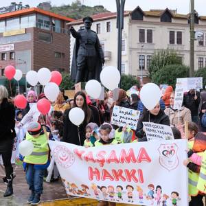 20 Kasım Dünya Çocuk Hakları Günü Etkinlikleri Kapsamında Yürüyüş Etkinliği Gerçekleştirildi - fotoğraf 10
