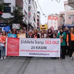 25 Kasım Kadına Yönelik Siddete Karşı Uluslararası Mücadele Günü kapsamında yürüyüş etkinliği düzenlendi - fotoğraf 1