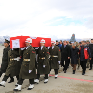 Şehidimiz Piyade Sözleşmeli Er Emrah Gündüz Dualarla Son Yolculuğuna Uğurlandı. - fotoğraf 1