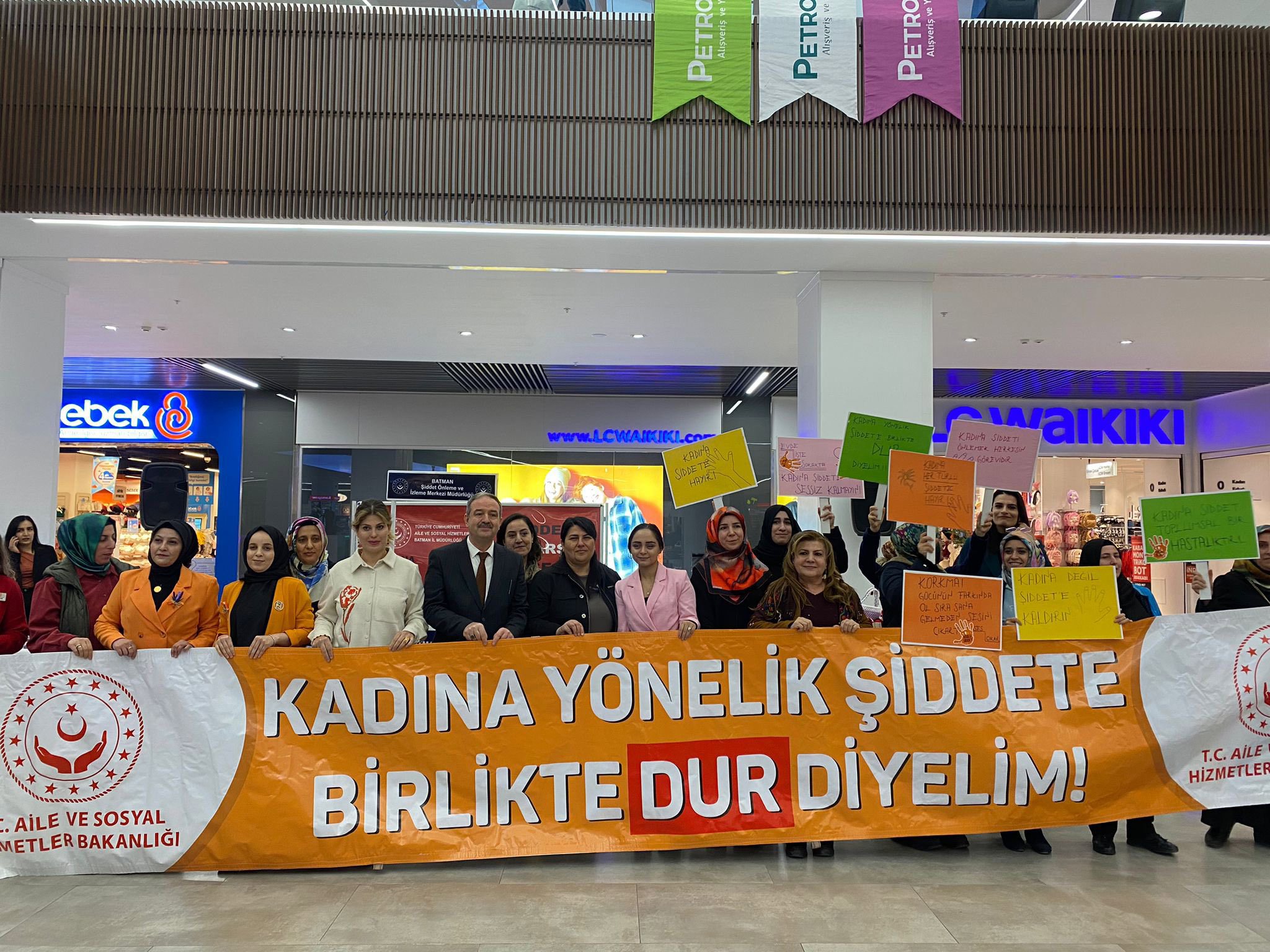 25 Kasım Kadına Yönelik Şiddete Karşı Uluslararası Mücadele Günü - fotoğraf 4