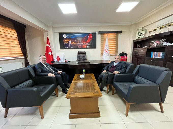 Gençlik ve Spor İl Müdürü Sn. Mehmet Şafi Özperk İl Müdürümüz Sn. Mehmet Zeki Eryarsoy'u makamında ziyaret etti - fotoğraf 1