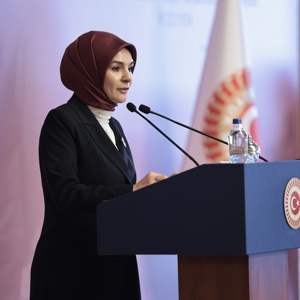 Bakanımız Mahinur Özdemir Göktaş  "Türk Kadınının Seçme ve Seçilme Hakkının 89. Yıl Dönümü" Programına Katıldı - fotoğraf 1