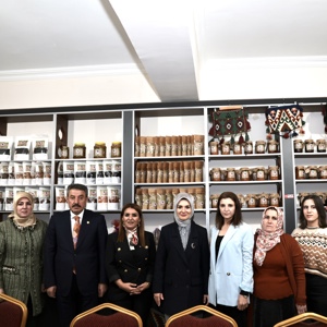 Bakanımız Göktaş, Şırnak'ta 6 Nolu Aile Destek Merkezi ile Belediye Kadın Yaşam Merkezi’nin Açılışını Yaptı - fotoğraf 7