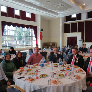 Şanlı Tarihimizin Ebedi Kahramanları Onuruna Yemek Programı Düzenlendi - fotoğraf 14