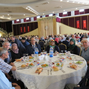 Şanlı Tarihimizin Ebedi Kahramanları Onuruna Yemek Programı Düzenlendi - fotoğraf 15