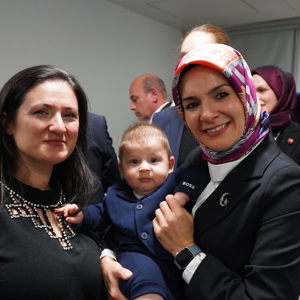 Aile ve Sosyal Hizmetler Bakanımız Göktaş, Cenevre’de Yaşayan Türklerle Bir Araya Geldi - fotoğraf 1