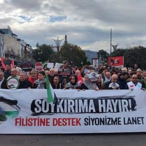 İl müdürümüz Mustafa MODAOĞLU Giresun Eğitim Bir Sen tarafından organize edilen "SOYKIRIMA HAYIR" "FİLİSTİN'E DESTEK" yürüyüşüne katıldı. - fotoğraf 1