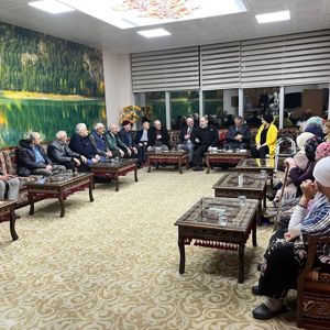 İl Müdürümüz Mustafa MODAOĞLU,1.Sınıf Emniyet Müdürü Ahmet SULA ve kıymetli hocamız Kamil PATAN ile birlikte huzurevimizi ziyaret ettiler. - fotoğraf 1