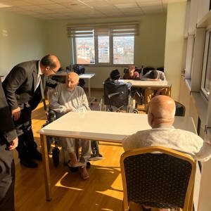 İl Müdürümüz Sayın Sahit AYDIN bağlı kuruluşumuz Çorum Huzurevi Yaşlı Bakım ve Rehabilitasyon Merkezi Müdürlüğü'nde bulunan kıymetli büyüklerimizle bir araya gelerek sohbet etti. - fotoğraf 9