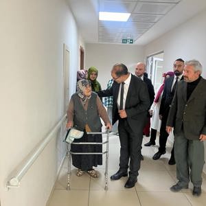 İl Müdürümüz Sayın Sahit AYDIN bağlı kuruluşumuz Çorum Huzurevi Yaşlı Bakım ve Rehabilitasyon Merkezi Müdürlüğü'nde bulunan kıymetli büyüklerimizle bir araya gelerek sohbet etti. - fotoğraf 7