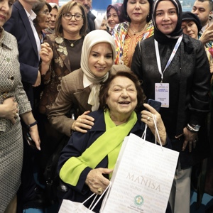Bakanımız Mahinur Özdemir Göktaş, Gaziantep'te Türkiye Kooperatifler Fuarı ve Aile Akademisi’nin Açılışlarına Katıldı - fotoğraf 3