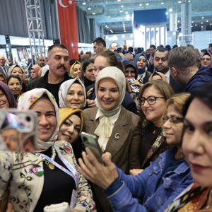 Bakanımız Mahinur Özdemir Göktaş, Gaziantep'te Türkiye Kooperatifler Fuarı ve Aile Akademisi’nin Açılışlarına Katıldı - fotoğraf 4