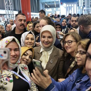 Bakanımız Mahinur Özdemir Göktaş, Gaziantep'te Türkiye Kooperatifler Fuarı ve Aile Akademisi’nin Açılışlarına Katıldı - fotoğraf 3