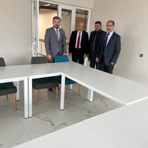 İl Müdürümüz Sayın Sahit AYDIN bağlı kuruluşumuz Osmancık Huzurevi Yaşlı Bakım ve Rehabilitasyon Merkezi Müdürlüğü'müzü ziyaret ederek kuruluşun açılışı ile ilgili yürütülen çalışmaları ve eksiklikleri yakından inceleyerek Kuruluş Müdürü Arif CANTÜRK'ten yapılan çalışmalar hakkında bilgi aldı. - fotoğraf 5