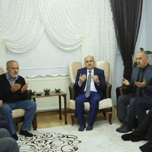 Valimiz Sayın Doç. Dr. Zülkif DAĞLI ve İl Müdürümüz Sayın Sahit AYDIN, Irak'ın kuzeyindeki Pençe-Kilit Operasyon Bölgesinde şehit olan Kahraman Mehmetçiğimiz P. Söz. Er Semih YILMAZ'ın Akkent Mahallesi'nde ikamet eden ailesine taziye ziyaretinde bulunarak şehidimiz ve tüm şehitlerimiz için dua ettiler. - fotoğraf 1