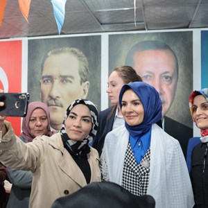 Bakanımız Mahinur Özdemir Göktaş Batman’da Biz Büyük Bir Aileyiz Buluşması"na Katıldı - fotoğraf 2
