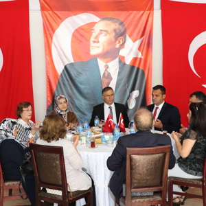 Vali Köksal Şakalar, Gaziler Günü Münasebetiyle Düzenlenen Yemeğe Katıldı - fotoğraf 1
