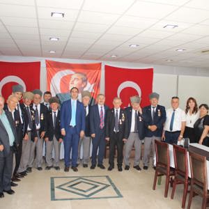 Vali Köksal Şakalar, Gaziler Günü Münasebetiyle Düzenlenen Yemeğe Katıldı - fotoğraf 3
