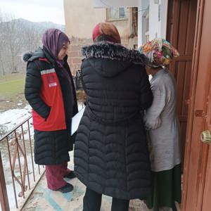 Bitlis Sosyal Hizmet Merkezi Müdürlüğü personelleri tarafından Mutki Kavakbaşı Beldesinde "Evde Bakım" kapsamında denetimler gerçekleştirildi. - fotoğraf 1