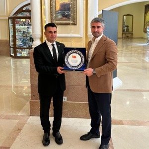 Erzurum Engelsiz Yaşam Merkezimizdeki Özel Gereksinimli Bireylerin Çini Sanatı Çalışması Takdim Edildi. - fotoğraf 2