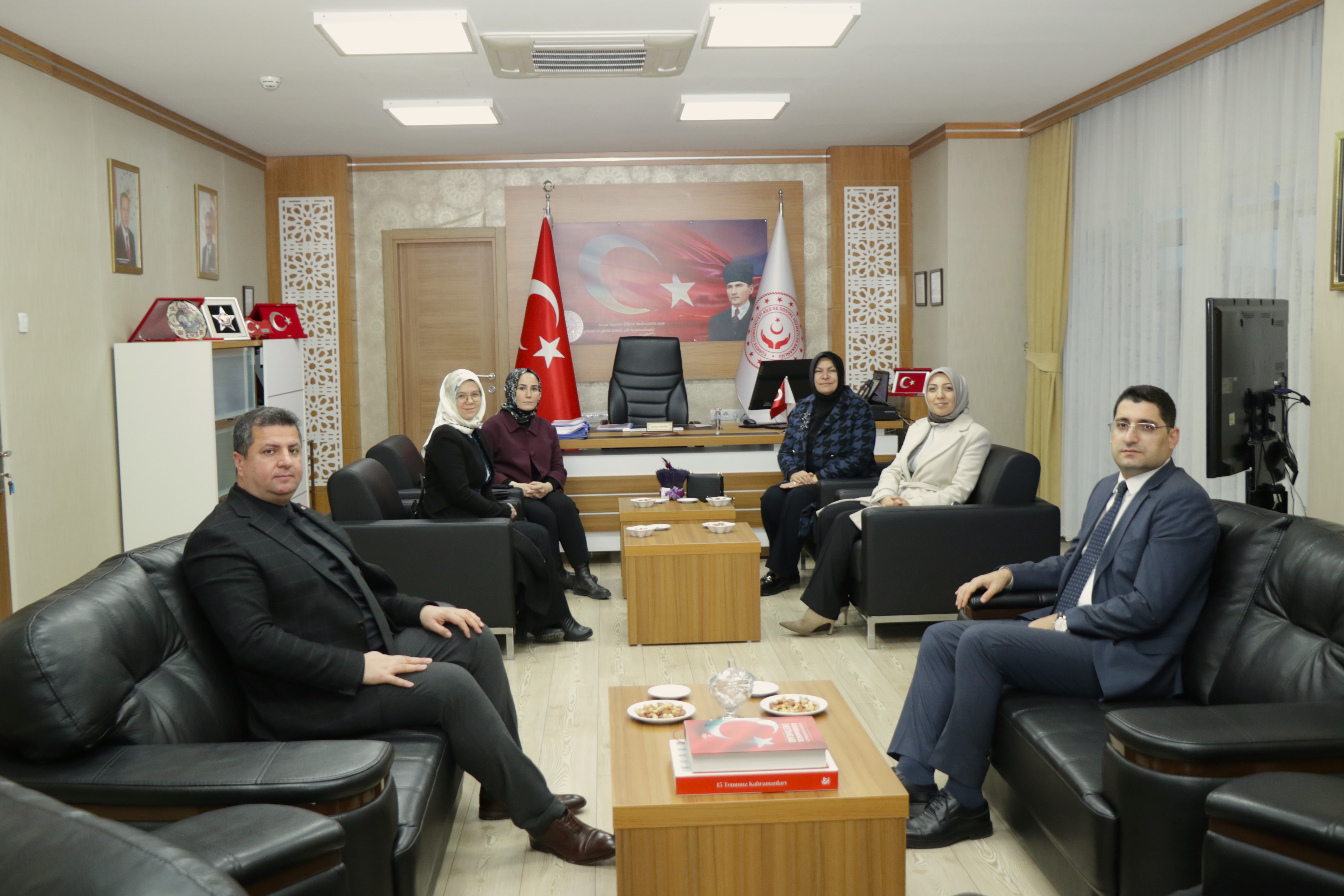 Bakanımız Sayın Mahinur Özdemir Göktaş Hanımefendinin Danışmanları Sayın Sevim Karaloğlu ve Sayın Elif Nur Saçal, İl Müdürlüğümüzü Ziyaret Ettiler.