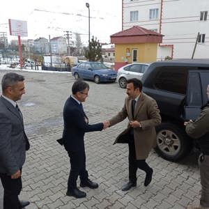Ahlat İlçe Kaymakamımız Sayın Batuhan Bingöl, İl Müdürümüz Vefa Akdoğan'a ziyaret gerçekleştirerek, yeni görev yerinde hayırlı olsun temennilerinde bulundu. Kendilerine nazik ziyaretleri için teşekkür ederiz. - fotoğraf 1