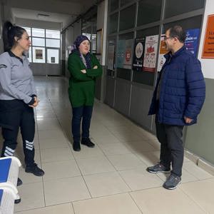 İl Müdürümüz Sayın Sahit AYDIN 7/24 esaslı özverili bir şekilde hizmet veren bağlı kuruluşlarımızı ziyaret ederek çalışmalar hakkında bilgi aldı. Geleceğimizin teminatı sevgili gençlerimizle keyifli sohbetler etti ve sportif etkinliklerde bulundu. - fotoğraf 6