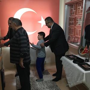 Şehidimiz Başkomiser Hüseyin HATİPOĞLU'nun kıymetli ailesini il Müdürümüz ve il Müdür yardımcımız ziyaret ettiler. - fotoğraf 3