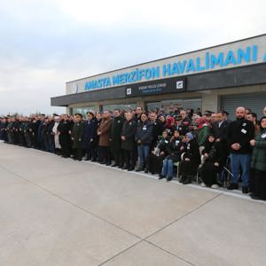 Şehidimiz Piyade Uzman Çavuş Samet ASLAN’ın naaşı Merzifon Havalimanında askeri törenle karşılandı. - fotoğraf 2
