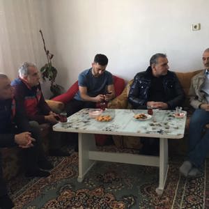 Pençe Kilit-2 Harekatı bölgesinde Şehit olan Piyade Uzman Çavuş Samet ASLAN'ın Taşova ilçemiz Çakırsu köyündeki baba evine ziyarette bulunduk. - fotoğraf 1