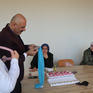 İl Müdürümüz Abdulbari AKSOY, SS Bingöl AG Kadın Girişimi Üretim ve İşletme Kooperatifi ile SS Genç Üreten Eller Kadın Girişimi ve İşletme Kooperatifinin ziyaret ederek yapılan çalışmaları yerinde inceledi. - fotoğraf 11