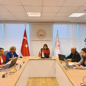 Genel Müdürlüğümüz Bakım Hizmetleri Daire Başkanlığı tarafından, Kuzey Kıbrıs Türk Cumhuriyeti’nde çocuk bakım kuruluşlarında görev yapan bakım personeline yönelik olarak Bilgi ve Deneyim Paylaşımı Toplantısı gerçekleştirildi. - fotoğraf 1